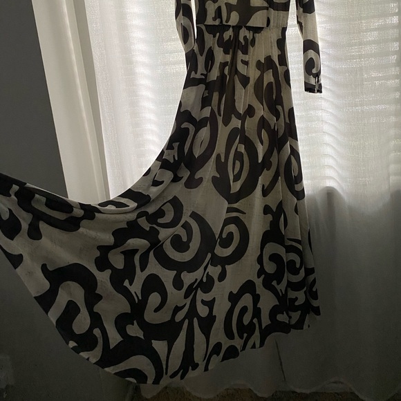 Dress - Picture 3 of 4